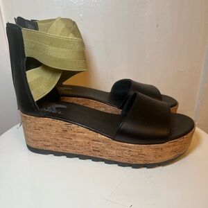 SOREL Cameron black ankle strap wedge sandal. Size 7.5
